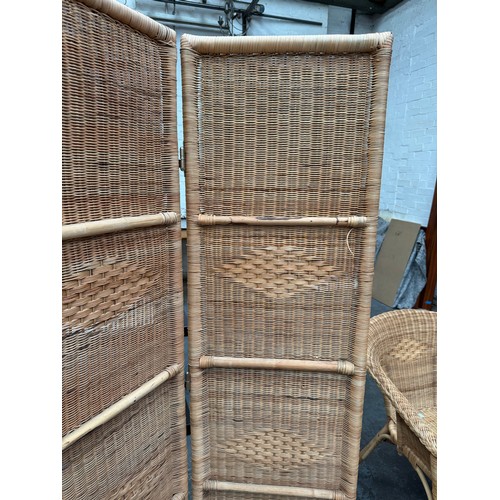 39 - 3 Panel Wicker Screen/Room Divider