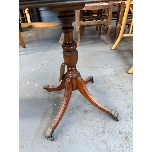 50 - Vintage Oval Side Table