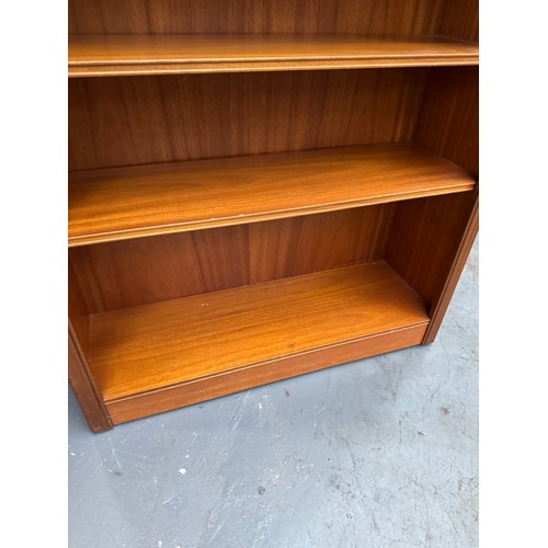 86 - Bookcase,