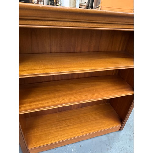 86 - Bookcase,