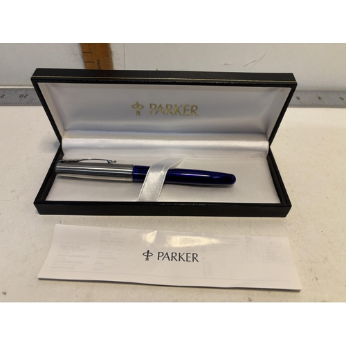 11 - Parker pen