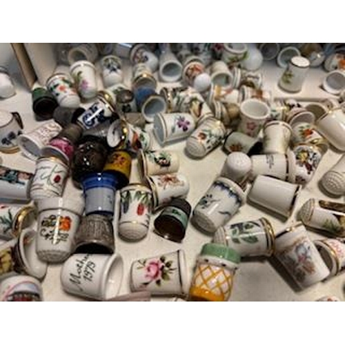 90 - Large qty of thimbles