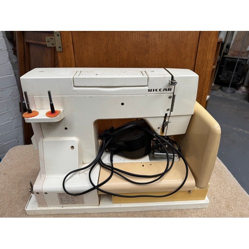 113 - RICCAR 9600 Sewing Machine (untested)