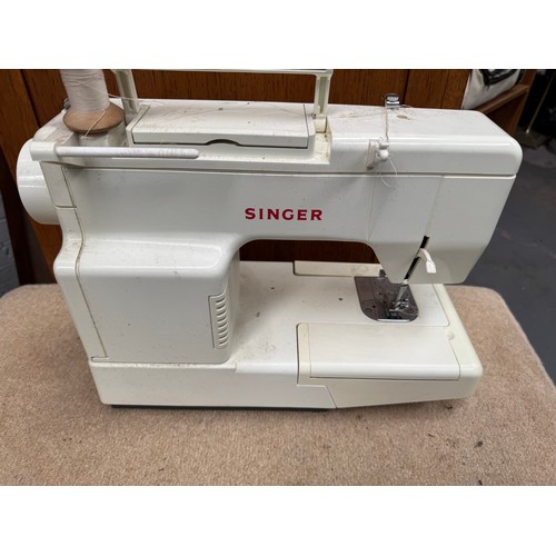 122 - Singer Sewing Machine 9810C (untested, AF)