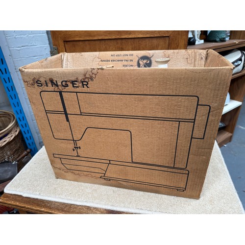 122 - Singer Sewing Machine 9810C (untested, AF)