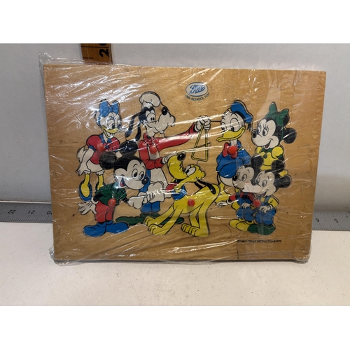213 - 1979 Mickey Mouse puzzle