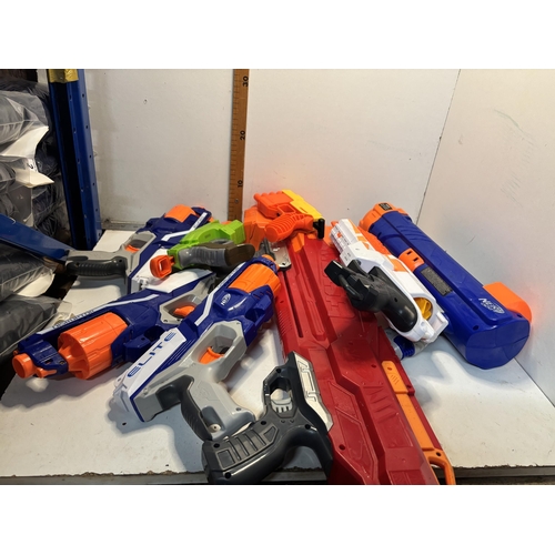 220 - Qty of Nerf guns
PLEASE NOTE NOT POSTABLE