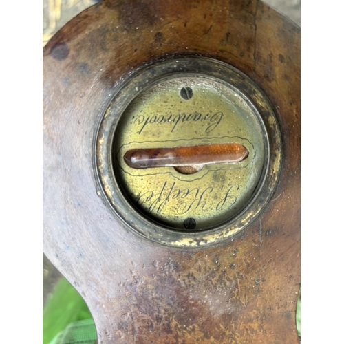 241 - Vintage barometer
PLEASE NOTE NOT POSTABLE