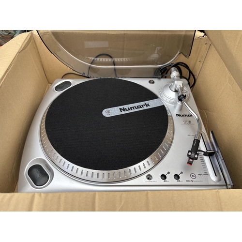 262 - Numark record player