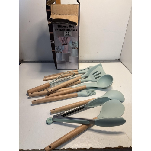 29 - 12 piece kitchen utensils