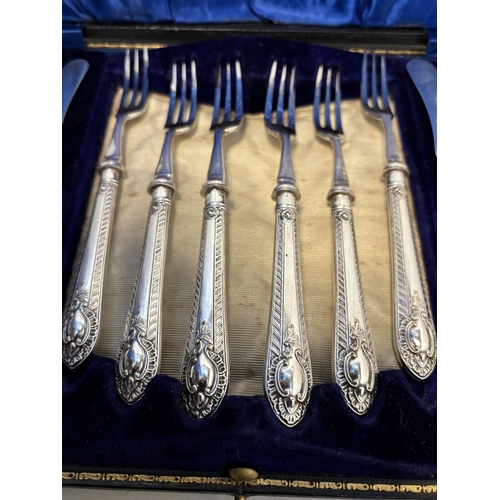 17 - Vintage 6 knife, 6 fork silver plated set