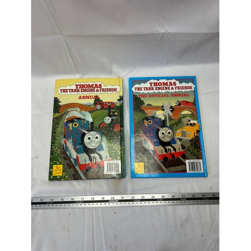 212 - 2x Thomas the Tank Engine Annuals