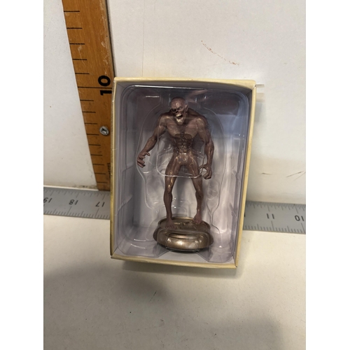 28 - DC comic figure