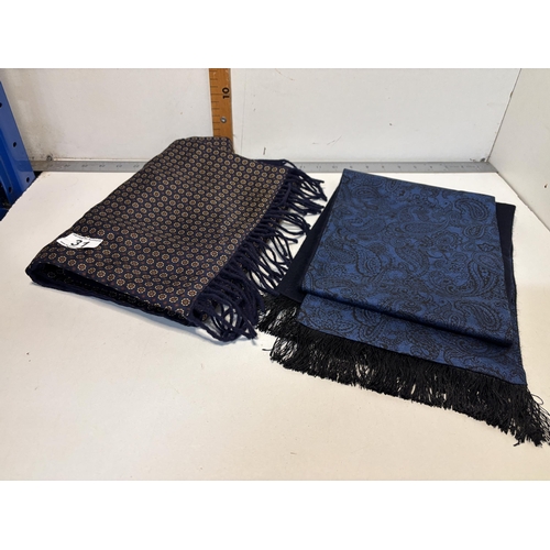 31 - X2 men's scarves