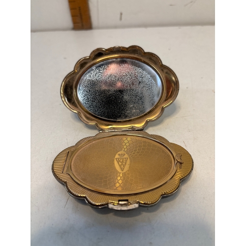 339 - Ladies vintage compact