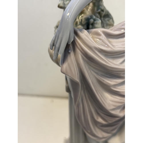 14 - Lladro figure
AS FOUND-few fingers missing