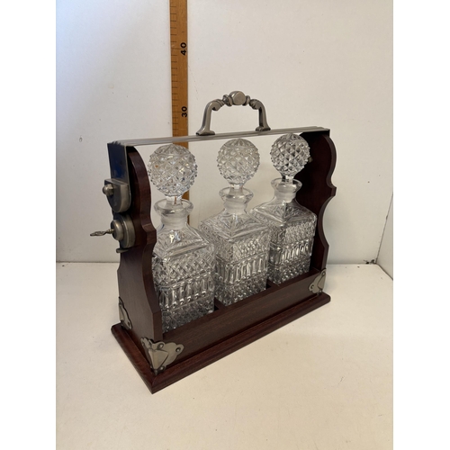 11 - X3 decanter Tantalus