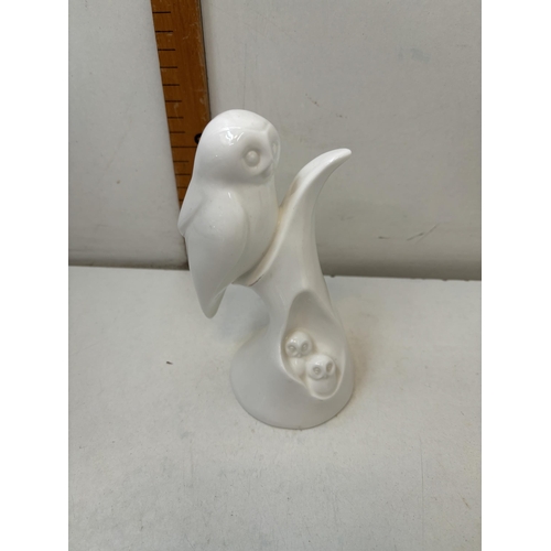138 - Royal Doulton owl