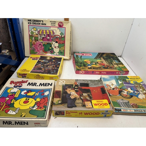 139 - Selection of vintage puzzles