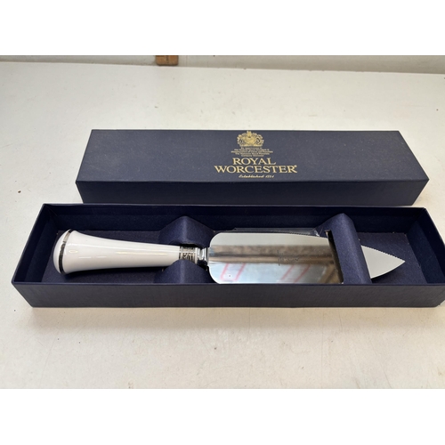 168 - Royal Worcester cake slice