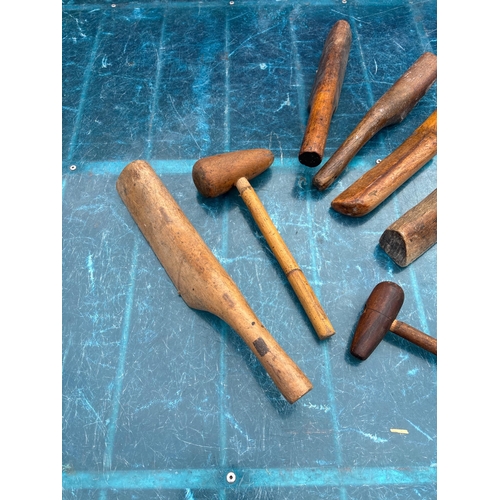 104 - Vintage lead dressing tools, wooden handles.