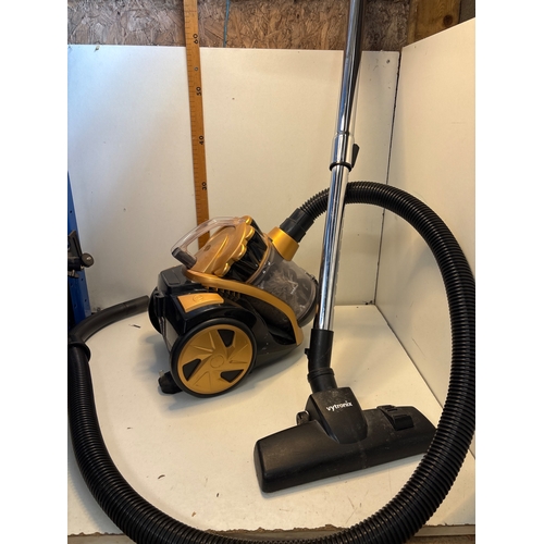 113 - Compact bagless vacuum cleaner with hose and wand.not postable
