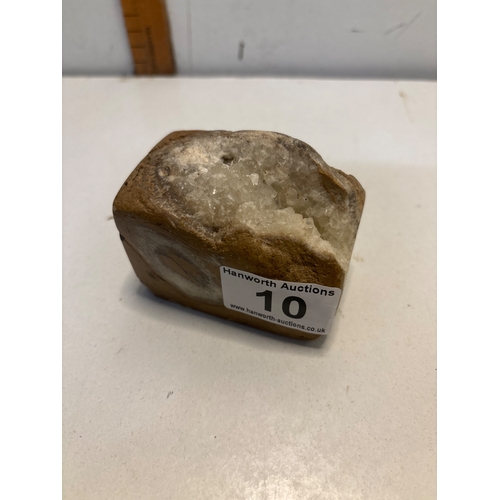 Lot 10        