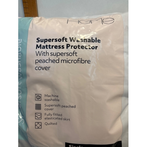 155 - Supersoft washable mattress protector with peached microfiber cover, fully fitted elasticated skirt,... 