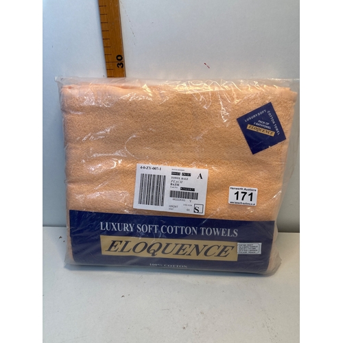 171 - Luxury soft cotton towel bale in peach color. New sealed package.
