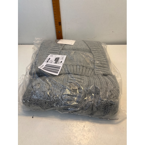 178 - Grey marl knitwear, size 12/14, in sealed plastic packaging.