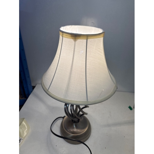 135 - Touch table lamp with a white fabric shade, functional. 3 brightnesses