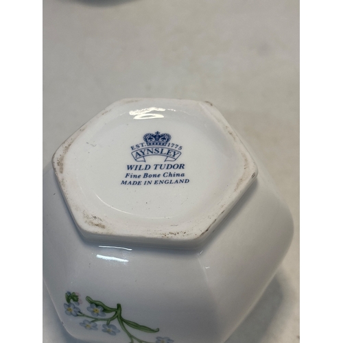 191 - Aynsley 'Wild Tudor' fine bone china set, made in England, includes various serving and decorative p... 