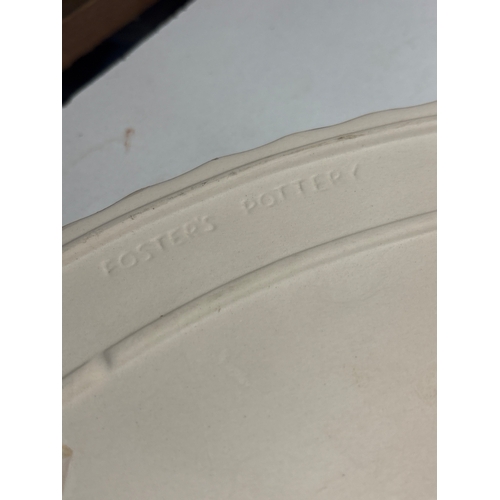 193 - Fosters Pottery ceramic dish with speckled glaze, in good condition.