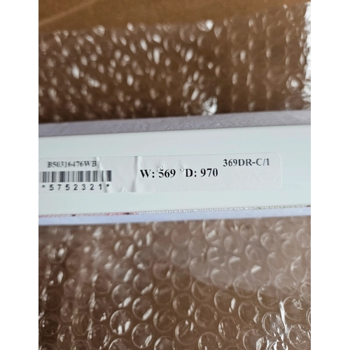 270 - Butterfly Roller Blind, 569 x 970 not postable