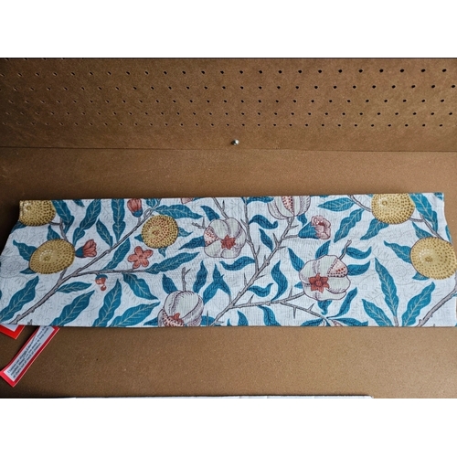 271 - Patterened Roller Blind, 655 x 1217 not postable