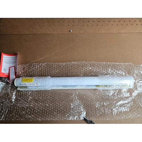 274 - Droplet Affect Roller Blinds, 580 x 580 not postable