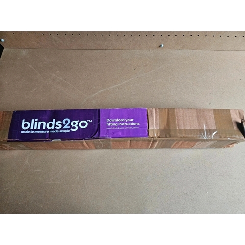 274 - Droplet Affect Roller Blinds, 580 x 580 not postable