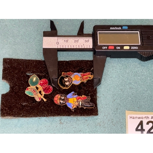 424 - Robertsons 1985 Special Edition Brooch Collection