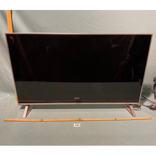 440 - Panasonic TX-40DX700B, 40 inch, 4K Ultra HD, HDR enabled smart LED TV - WORKING
No remote (not posta... 