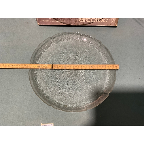 453 - 2 Glass Plates - 33cm, 36.5cm (not postable)