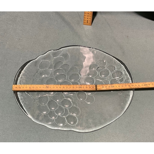 453 - 2 Glass Plates - 33cm, 36.5cm (not postable)