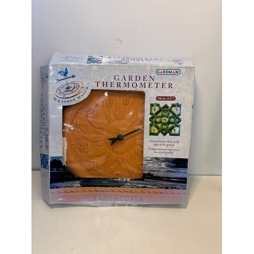 50 - Garden thermometer made of terracotta by Gardman, in original packaging.