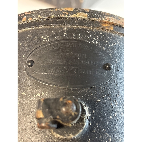 50 - Admiralty Pattern No. 5110E transporting lantern with original box 1945