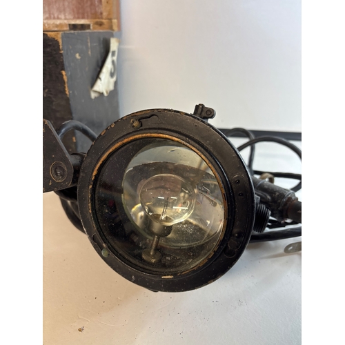50 - Admiralty Pattern No. 5110E transporting lantern with original box 1945