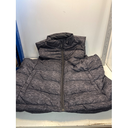 102 - Gray puffer gillet with zipper closure, gently worn.