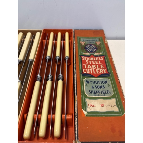 90 - Wm Hutton & Sons Sheffield cutlery in original boxes.
