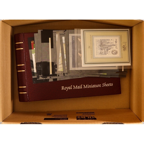 688 - GB.ELIZABETH II MINIATURE SHEETS. A duplicated lot with a good range of sheets. Face value £166.