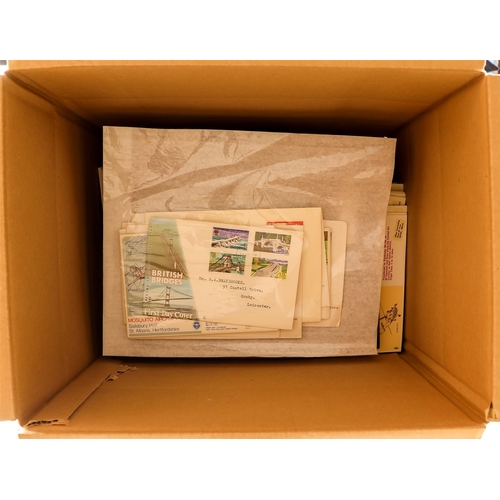 736 - GB.FIRST DAY COVERS 1960's - 90's WHICH INCLUDES MILITARY COVERS AND EXHIBITION CARDS. A small lot o... 