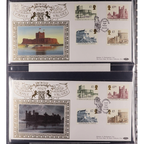 748 - GB.FIRST DAY COVERS BENHAM GOLD SERIES COVERS 1986-2001 in three Benham albums, SpG01-45 incl. Castl... 