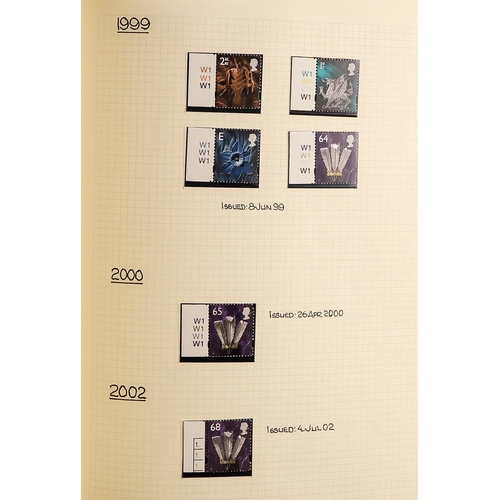 715 - GB.ELIZABETH II DEFINITIVE COLLECTION IN 3 ALBUMS with both mint and used but primarily mint. The 3 ... 